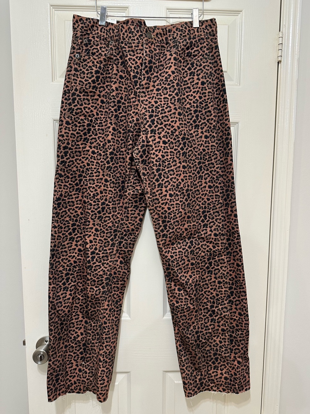 Leopard Print Wide Leg Denim Pants - Picture 2 of 9